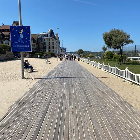 Cote Plage - Magnifique Appartement De Charme A Trouville Sur Mer - Linge - Lit Fait - Parking - Wifi - Classe Par L'Office Du Tourisme Bagian luar foto