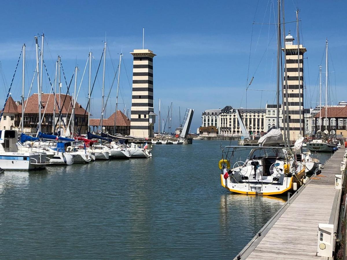 Cote Plage - Magnifique Appartement De Charme A Trouville Sur Mer - Linge - Lit Fait - Parking - Wifi - Classe Par L'Office Du Tourisme Bagian luar foto