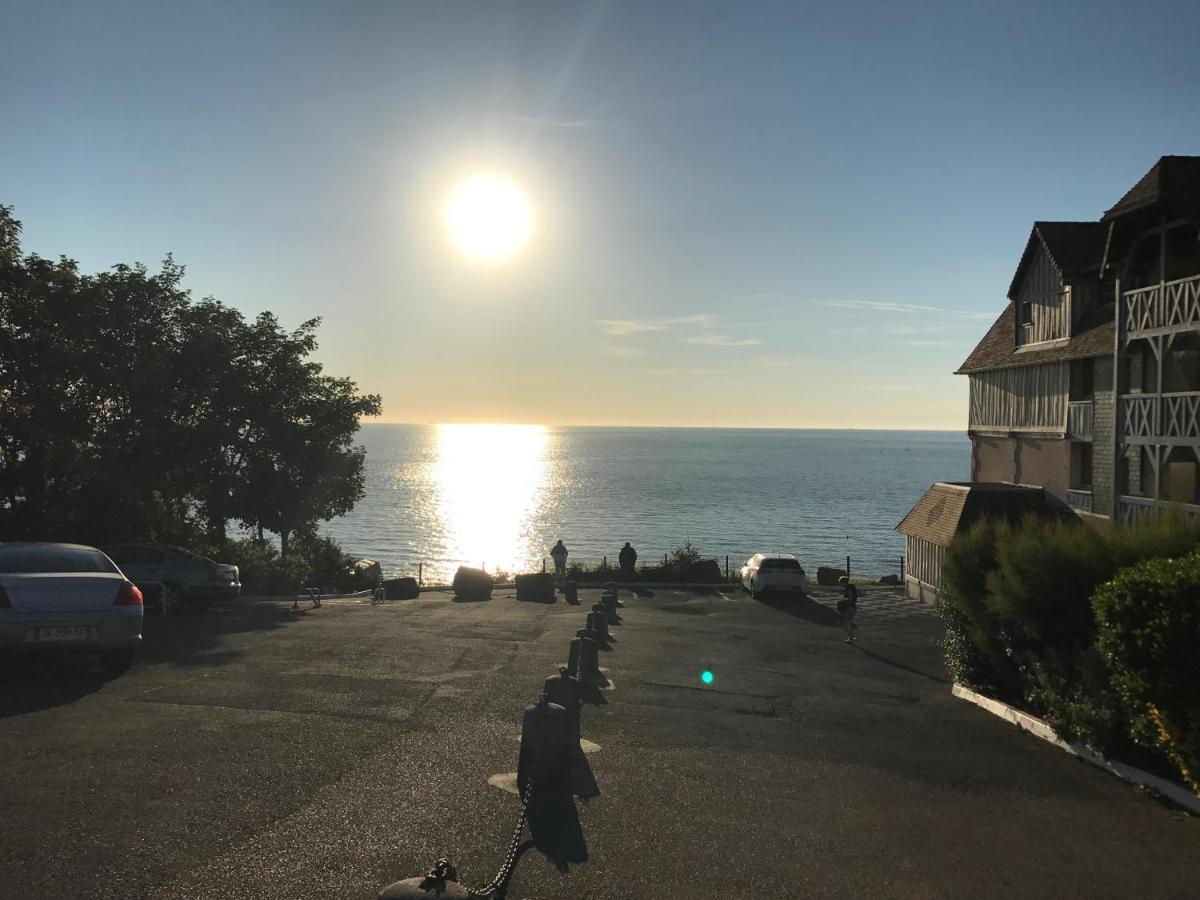 Cote Plage - Magnifique Appartement De Charme A Trouville Sur Mer - Linge - Lit Fait - Parking - Wifi - Classe Par L'Office Du Tourisme Bagian luar foto