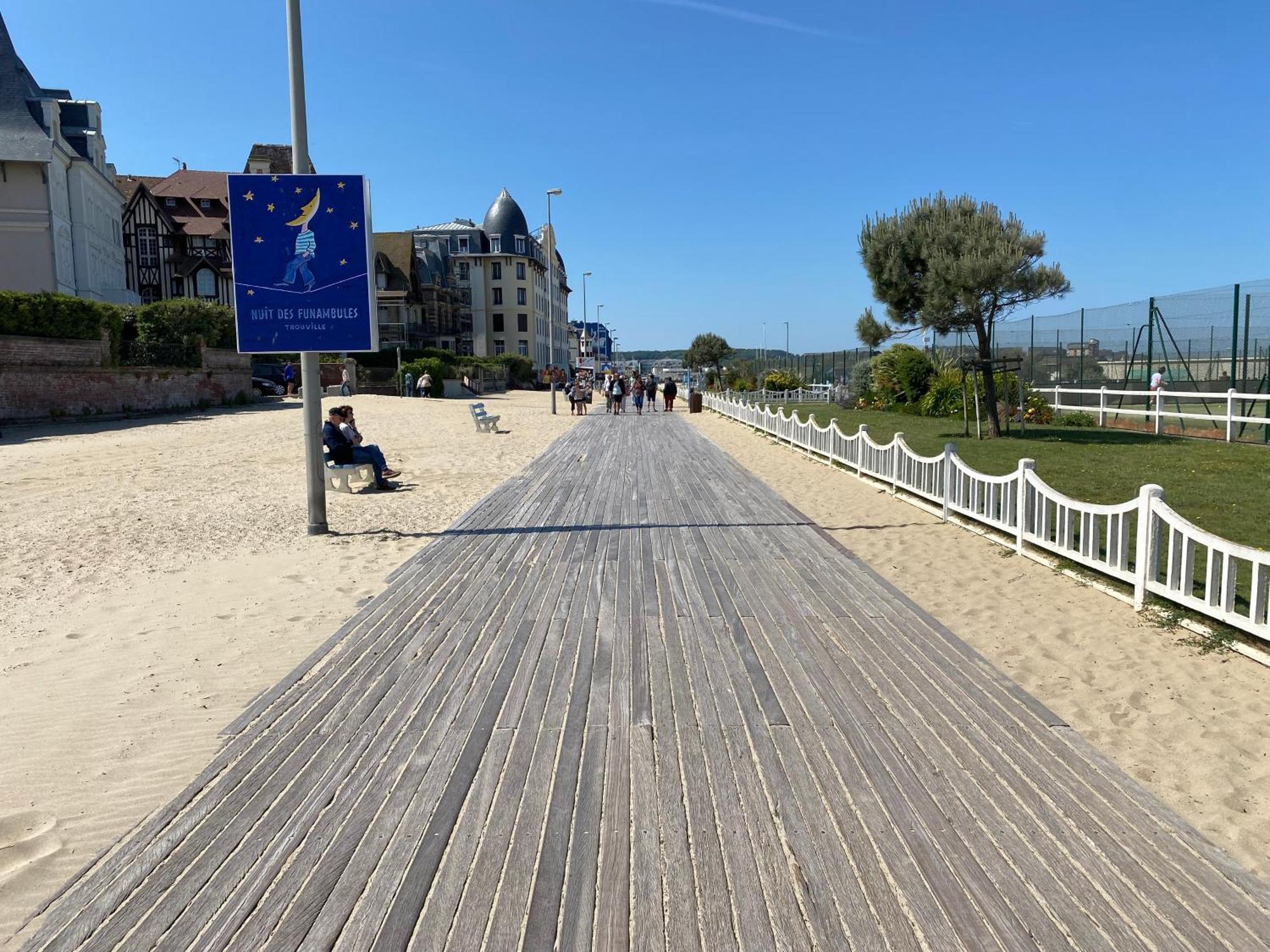 Cote Plage - Magnifique Appartement De Charme A Trouville Sur Mer - Linge - Lit Fait - Parking - Wifi - Classe Par L'Office Du Tourisme Bagian luar foto