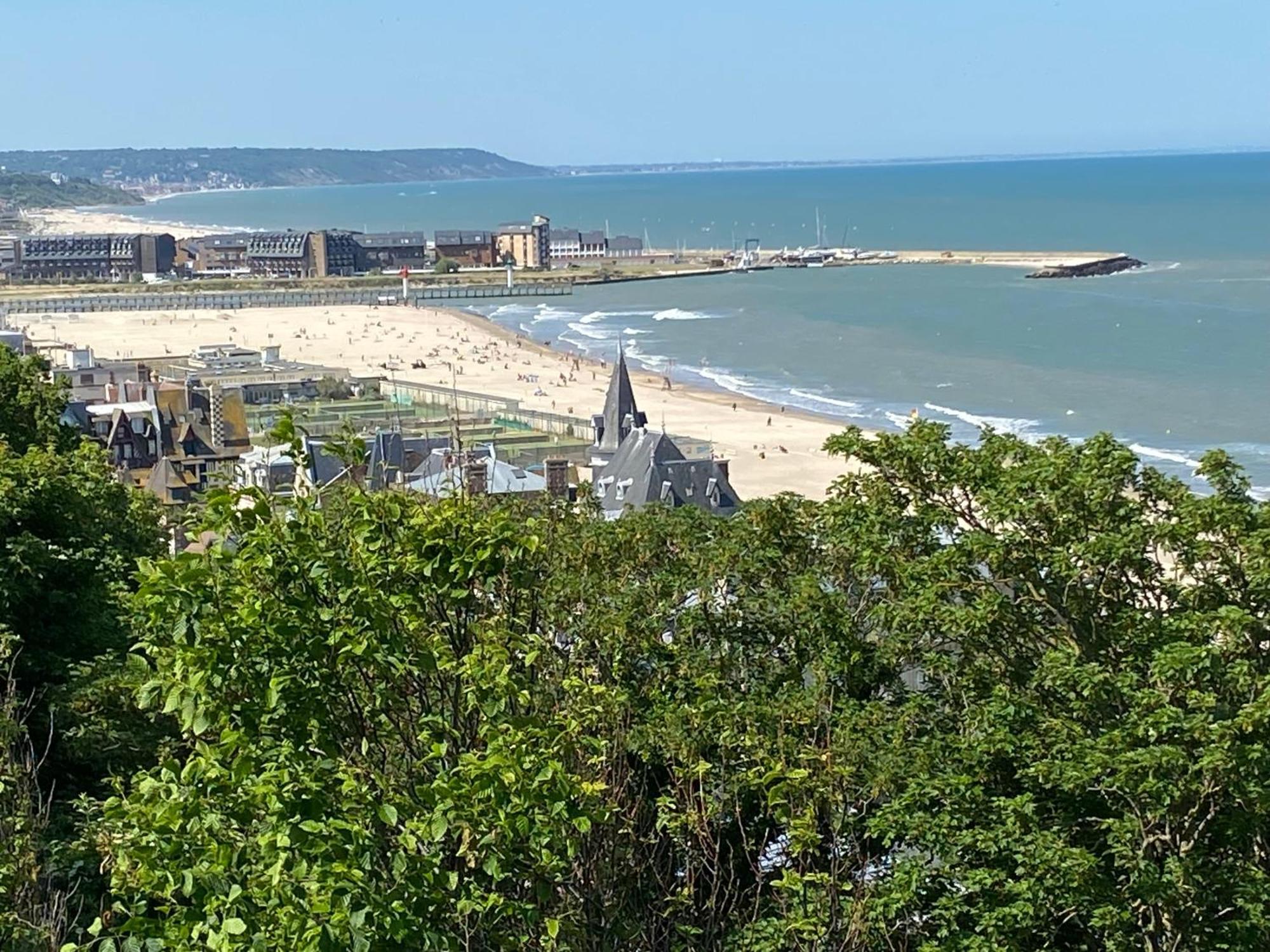 Cote Plage - Magnifique Appartement De Charme A Trouville Sur Mer - Linge - Lit Fait - Parking - Wifi - Classe Par L'Office Du Tourisme Bagian luar foto