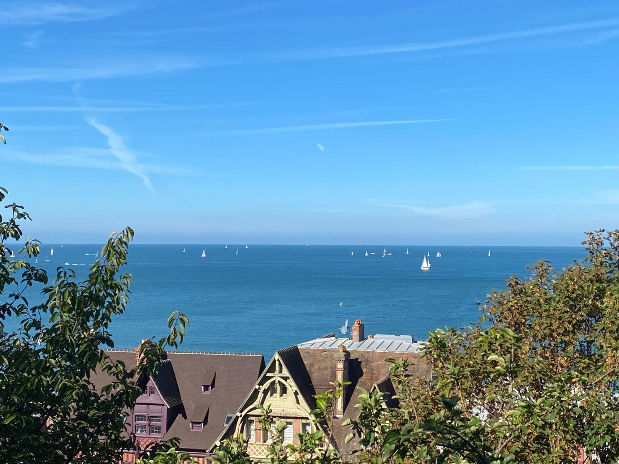 Cote Plage - Magnifique Appartement De Charme A Trouville Sur Mer - Linge - Lit Fait - Parking - Wifi - Classe Par L'Office Du Tourisme Bagian luar foto