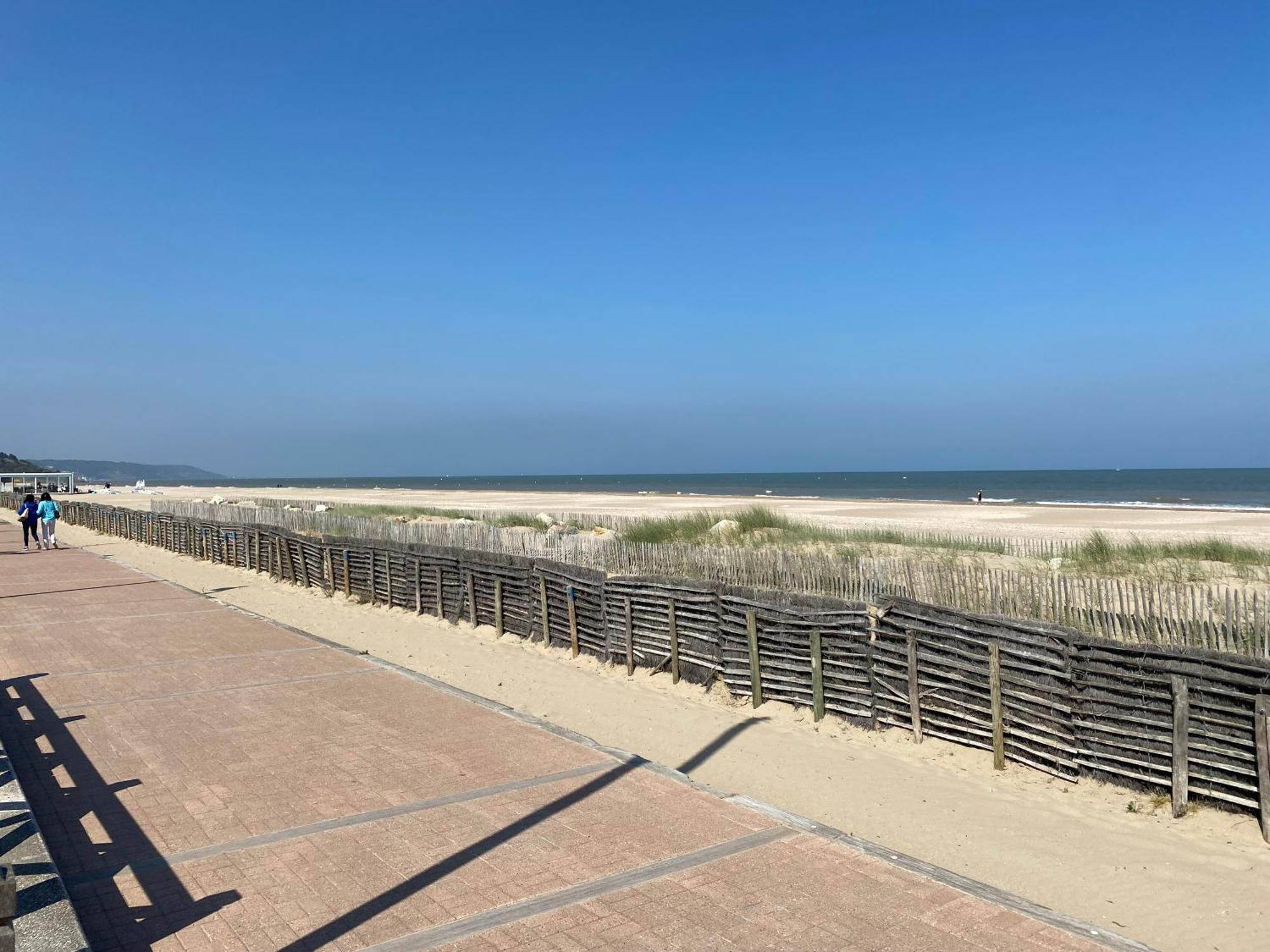 Cote Plage - Magnifique Appartement De Charme A Trouville Sur Mer - Linge - Lit Fait - Parking - Wifi - Classe Par L'Office Du Tourisme Bagian luar foto