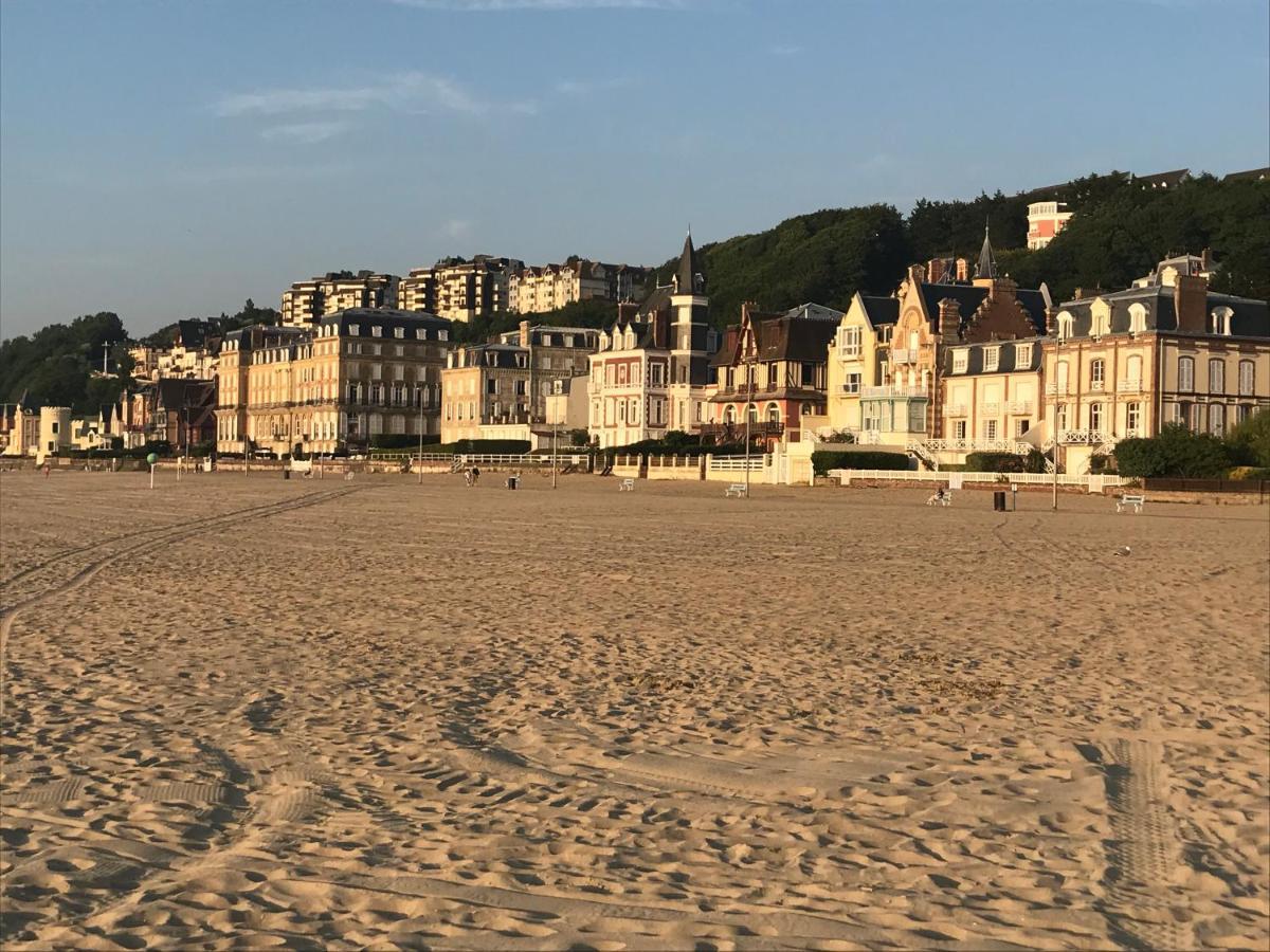 Cote Plage - Magnifique Appartement De Charme A Trouville Sur Mer - Linge - Lit Fait - Parking - Wifi - Classe Par L'Office Du Tourisme Bagian luar foto